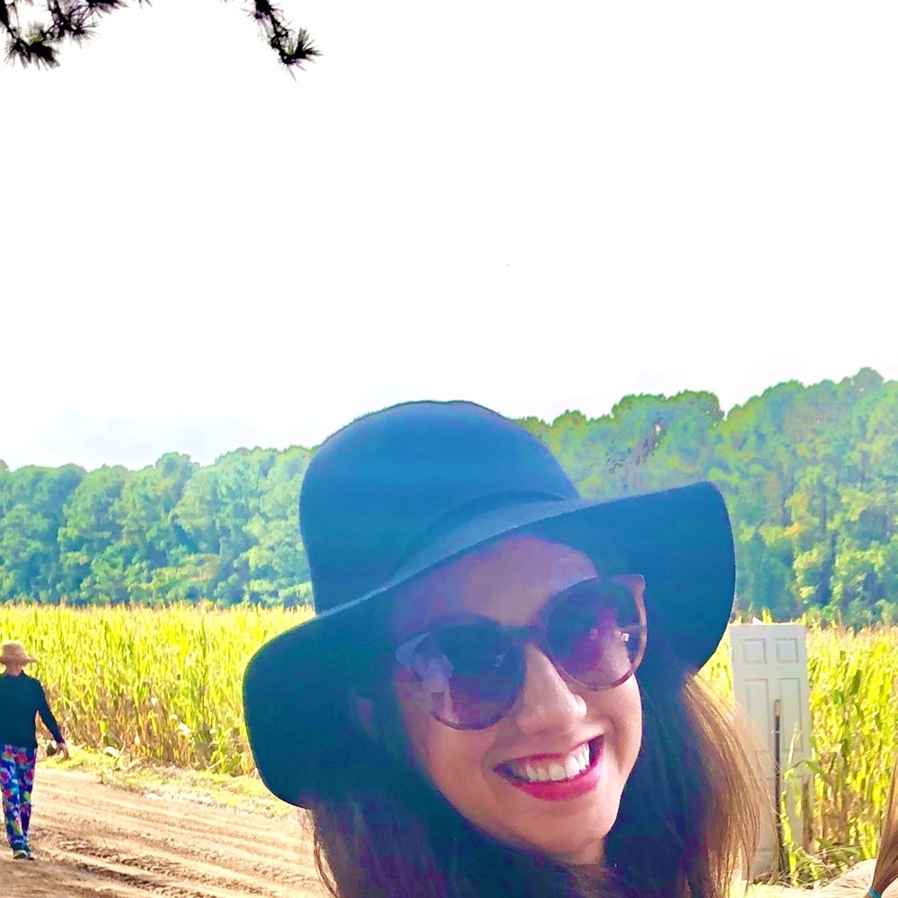 Meet your Posher, Hillary